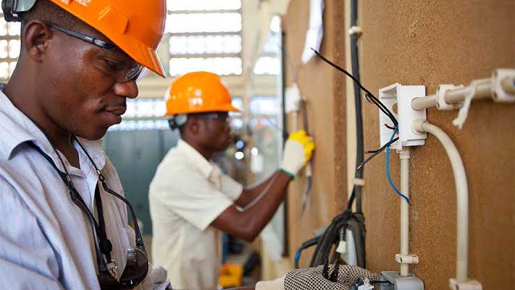 How to Get Clients as an Electrician in Nigeria